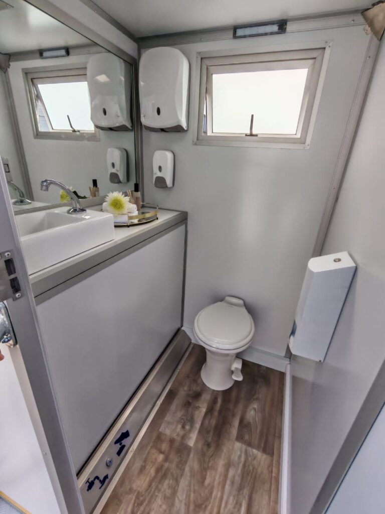 Clean Flush Toilet Unit